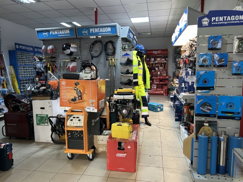 Showroom Pentagon România