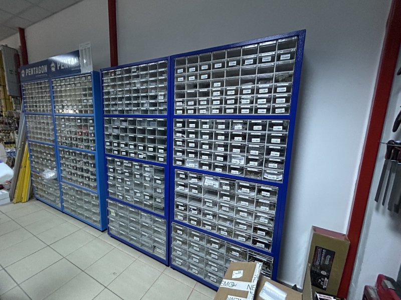 Showroom Pentagon România